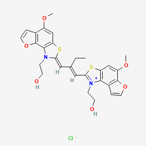 1-(2-hydroxyethyl)-2-(2-{[1-(2-hydroxyethyl)-5-methoxyfuro[2,3-e][1,3]benzothiazol-2(1H)-ylidene]methyl}-1-buten-1-yl)-5-methoxyfuro[3,2-e][1,3]benzothiazol-1-ium chloride