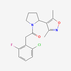 2-(2-Chloro-6-fluorophenyl)-1-[2-(3,5-dimethyl-1,2-oxazol-4-YL)pyrrolidin-1-YL]ethan-1-one