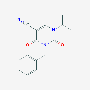 molecular formula C15H15N3O2 B061392 3-苄基-1-异丙基-2,4-二氧代-1,2,3,4-四氢嘧啶-5-腈 CAS No. 175203-47-1