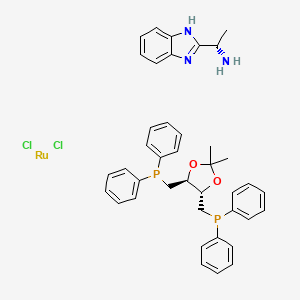 molecular formula C40H43Cl2N3O2P2Ru B6313398 二氯[(4S,5S)-(+)-4,5-双(二苯基膦甲基)-2,2-二甲基-1,3-二氧戊环][(S)-(-)-2-(α-甲基甲胺)-1H-苯并咪唑]钌(II), 98% CAS No. 1280730-21-3