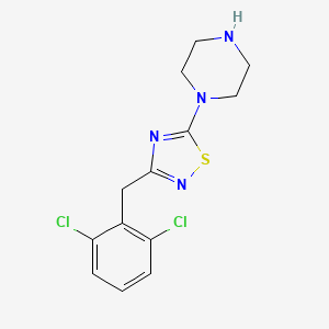1-{3-[(2,6-Dichlorophenyl)methyl]-1,2,4-thiadiazol-5-yl}piperazine