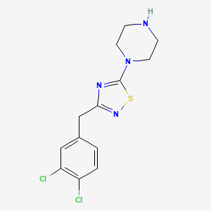 1-{3-[(3,4-Dichlorophenyl)methyl]-1,2,4-thiadiazol-5-yl}piperazine