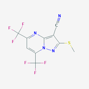 molecular formula C10H4F6N4S B063722 5,7-双(三氟甲基)-3-氰基-2-(甲硫基)吡唑并[1,5-a]嘧啶 CAS No. 174842-48-9
