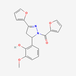 molecular formula C19H16N2O5 B6417466 2-[1-(furan-2-carbonyl)-3-(furan-2-yl)-4,5-dihydro-1H-pyrazol-5-yl]-6-methoxyphenol CAS No. 921142-30-5