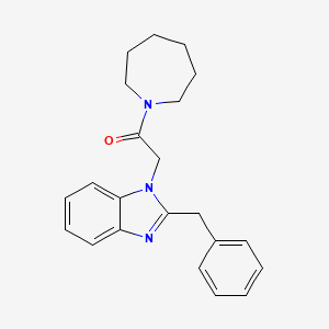 molecular formula C22H25N3O B6418124 1-(azepan-1-yl)-2-(2-benzyl-1H-1,3-benzodiazol-1-yl)ethan-1-one CAS No. 906186-35-4