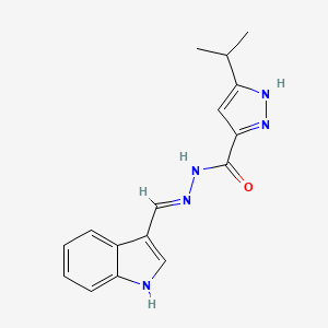 molecular formula C16H17N5O B6420431 N'-[(1E)-(1H-indol-3-yl)methylidene]-3-(propan-2-yl)-1H-pyrazole-5-carbohydrazide CAS No. 303104-11-2