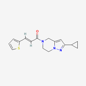 (2E)-1-{2-cyclopropyl-4H,5H,6H,7H-pyrazolo[1,5-a]pyrazin-5-yl}-3-(thiophen-2-yl)prop-2-en-1-one