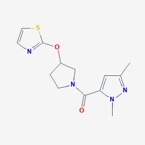 molecular formula C13H16N4O2S B6426795 2-{[1-(1,3-dimethyl-1H-pyrazole-5-carbonyl)pyrrolidin-3-yl]oxy}-1,3-thiazole CAS No. 2200699-25-6