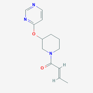 molecular formula C13H17N3O2 B6427578 (2E)-1-[3-(pyrimidin-4-yloxy)piperidin-1-yl]but-2-en-1-one CAS No. 2035006-82-5
