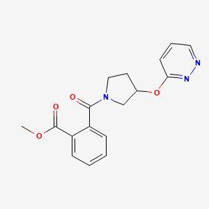 molecular formula C17H17N3O4 B6429372 methyl 2-[3-(pyridazin-3-yloxy)pyrrolidine-1-carbonyl]benzoate CAS No. 1705764-80-2