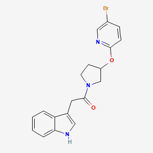 1-{3-[(5-bromopyridin-2-yl)oxy]pyrrolidin-1-yl}-2-(1H-indol-3-yl)ethan-1-one