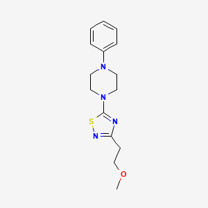 molecular formula C15H20N4OS B6432310 1-[3-(2-methoxyethyl)-1,2,4-thiadiazol-5-yl]-4-phenylpiperazine CAS No. 2549016-37-5