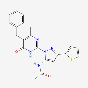 molecular formula C21H19N5O2S B6433535 N-[1-(5-benzyl-4-methyl-6-oxo-1,6-dihydropyrimidin-2-yl)-3-(thiophen-2-yl)-1H-pyrazol-5-yl]acetamide CAS No. 1209167-00-9
