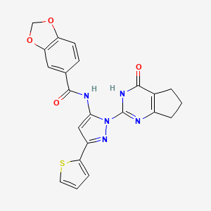 molecular formula C22H17N5O4S B6433719 N-(1-{4-oxo-3H,4H,5H,6H,7H-cyclopenta[d]pyrimidin-2-yl}-3-(thiophen-2-yl)-1H-pyrazol-5-yl)-2H-1,3-benzodioxole-5-carboxamide CAS No. 1211828-01-1