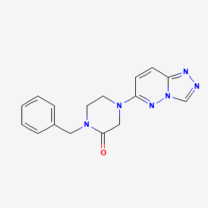 molecular formula C16H16N6O B6439415 1-benzyl-4-{[1,2,4]triazolo[4,3-b]pyridazin-6-yl}piperazin-2-one CAS No. 2548995-65-7