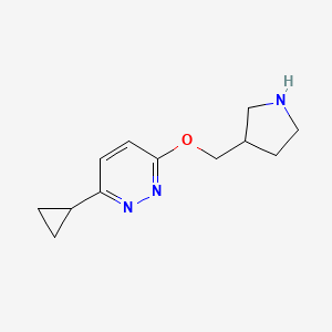 3-cyclopropyl-6-[(pyrrolidin-3-yl)methoxy]pyridazine