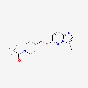 molecular formula C19H28N4O2 B6439554 1-{4-[({2,3-dimethylimidazo[1,2-b]pyridazin-6-yl}oxy)methyl]piperidin-1-yl}-2,2-dimethylpropan-1-one CAS No. 2549047-63-2