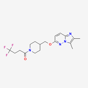 molecular formula C18H23F3N4O2 B6439563 1-{4-[({2,3-dimethylimidazo[1,2-b]pyridazin-6-yl}oxy)methyl]piperidin-1-yl}-4,4,4-trifluorobutan-1-one CAS No. 2549002-24-4