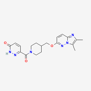 molecular formula C19H22N6O3 B6439675 6-{4-[({2,3-dimethylimidazo[1,2-b]pyridazin-6-yl}oxy)methyl]piperidine-1-carbonyl}-2,3-dihydropyridazin-3-one CAS No. 2549030-51-3