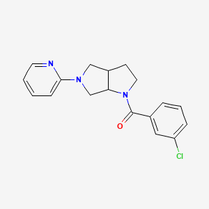 molecular formula C18H18ClN3O B6440388 2-[1-(3-chlorobenzoyl)-octahydropyrrolo[3,4-b]pyrrol-5-yl]pyridine CAS No. 2549007-05-6