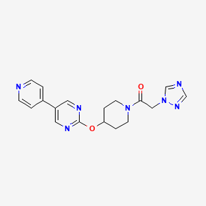 molecular formula C18H19N7O2 B6440930 1-(4-{[5-(pyridin-4-yl)pyrimidin-2-yl]oxy}piperidin-1-yl)-2-(1H-1,2,4-triazol-1-yl)ethan-1-one CAS No. 2548988-24-3