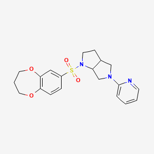 molecular formula C20H23N3O4S B6440941 2-[1-(3,4-dihydro-2H-1,5-benzodioxepine-7-sulfonyl)-octahydropyrrolo[2,3-c]pyrrol-5-yl]pyridine CAS No. 2549014-11-9
