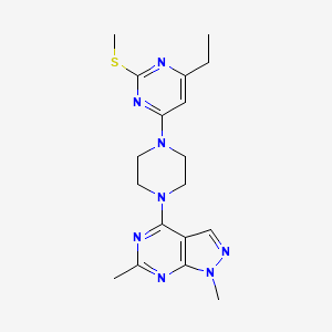 molecular formula C18H24N8S B6442356 4-(4-{1,6-dimethyl-1H-pyrazolo[3,4-d]pyrimidin-4-yl}piperazin-1-yl)-6-ethyl-2-(methylsulfanyl)pyrimidine CAS No. 2549028-52-4