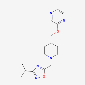 molecular formula C16H23N5O2 B6444403 2-[(1-{[3-(propan-2-yl)-1,2,4-oxadiazol-5-yl]methyl}piperidin-4-yl)methoxy]pyrazine CAS No. 2549019-77-2