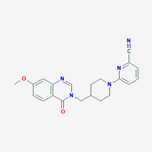 6-{4-[(7-methoxy-4-oxo-3,4-dihydroquinazolin-3-yl)methyl]piperidin-1-yl}pyridine-2-carbonitrile