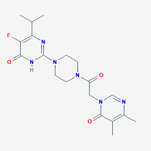 molecular formula C19H25FN6O3 B6449293 2-{4-[2-(4,5-dimethyl-6-oxo-1,6-dihydropyrimidin-1-yl)acetyl]piperazin-1-yl}-5-fluoro-6-(propan-2-yl)-3,4-dihydropyrimidin-4-one CAS No. 2548999-96-6