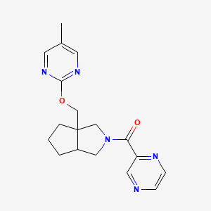 molecular formula C18H21N5O2 B6449388 5-methyl-2-{[2-(pyrazine-2-carbonyl)-octahydrocyclopenta[c]pyrrol-3a-yl]methoxy}pyrimidine CAS No. 2549012-57-7