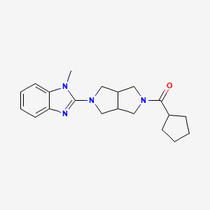 molecular formula C20H26N4O B6449468 2-{5-cyclopentanecarbonyl-octahydropyrrolo[3,4-c]pyrrol-2-yl}-1-methyl-1H-1,3-benzodiazole CAS No. 2640949-88-6