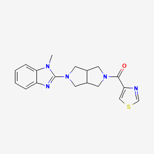 molecular formula C18H19N5OS B6449832 1-methyl-2-[5-(1,3-thiazole-4-carbonyl)-octahydropyrrolo[3,4-c]pyrrol-2-yl]-1H-1,3-benzodiazole CAS No. 2549054-51-3