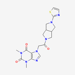 molecular formula C18H21N7O3S B6450095 1,3-dimethyl-7-{2-oxo-2-[5-(1,3-thiazol-2-yl)-octahydropyrrolo[3,4-c]pyrrol-2-yl]ethyl}-2,3,6,7-tetrahydro-1H-purine-2,6-dione CAS No. 2548981-09-3