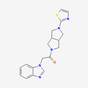 molecular formula C18H19N5OS B6450096 2-(1H-1,3-benzodiazol-1-yl)-1-[5-(1,3-thiazol-2-yl)-octahydropyrrolo[3,4-c]pyrrol-2-yl]ethan-1-one CAS No. 2548986-11-2