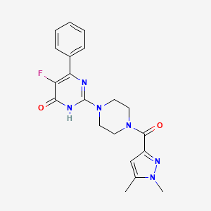 molecular formula C20H21FN6O2 B6450148 2-[4-(1,5-dimethyl-1H-pyrazole-3-carbonyl)piperazin-1-yl]-5-fluoro-6-phenyl-3,4-dihydropyrimidin-4-one CAS No. 2548986-25-8