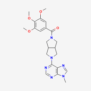 molecular formula C22H26N6O4 B6450509 9-methyl-6-[5-(3,4,5-trimethoxybenzoyl)-octahydropyrrolo[3,4-c]pyrrol-2-yl]-9H-purine CAS No. 2549055-49-2