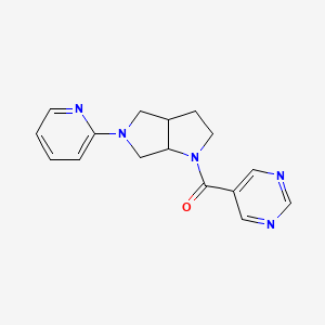 molecular formula C16H17N5O B6451118 5-[5-(pyridin-2-yl)-octahydropyrrolo[3,4-b]pyrrole-1-carbonyl]pyrimidine CAS No. 2549066-04-6