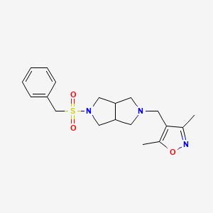 molecular formula C19H25N3O3S B6452923 3,5-dimethyl-4-({5-phenylmethanesulfonyl-octahydropyrrolo[3,4-c]pyrrol-2-yl}methyl)-1,2-oxazole CAS No. 2548983-26-0