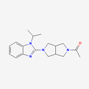 molecular formula C18H24N4O B6454141 1-{5-[1-(propan-2-yl)-1H-1,3-benzodiazol-2-yl]-octahydropyrrolo[3,4-c]pyrrol-2-yl}ethan-1-one CAS No. 2549041-47-4