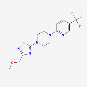 molecular formula C14H16F3N5OS B6460168 1-[3-(methoxymethyl)-1,2,4-thiadiazol-5-yl]-4-[5-(trifluoromethyl)pyridin-2-yl]piperazine CAS No. 2548989-14-4