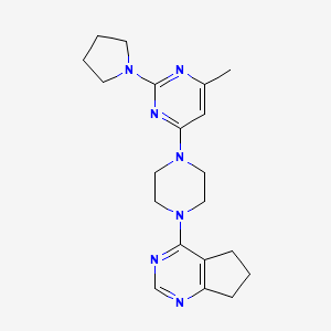 molecular formula C20H27N7 B6460511 4-(4-{5H,6H,7H-cyclopenta[d]pyrimidin-4-yl}piperazin-1-yl)-6-methyl-2-(pyrrolidin-1-yl)pyrimidine CAS No. 2549006-15-5