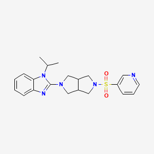 molecular formula C21H25N5O2S B6461743 1-(propan-2-yl)-2-[5-(pyridine-3-sulfonyl)-octahydropyrrolo[3,4-c]pyrrol-2-yl]-1H-1,3-benzodiazole CAS No. 2549004-48-8