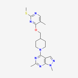 4-[(1-{1,6-dimethyl-1H-pyrazolo[3,4-d]pyrimidin-4-yl}piperidin-4-yl)methoxy]-5-methyl-2-(methylsulfanyl)pyrimidine