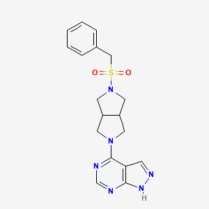 molecular formula C18H20N6O2S B6468326 2-phenylmethanesulfonyl-5-{1H-pyrazolo[3,4-d]pyrimidin-4-yl}-octahydropyrrolo[3,4-c]pyrrole CAS No. 2640949-21-7