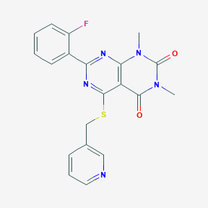 molecular formula C20H16FN5O2S B6501082 7-(2-fluorophenyl)-1,3-dimethyl-5-{[(pyridin-3-yl)methyl]sulfanyl}-1H,2H,3H,4H-[1,3]diazino[4,5-d]pyrimidine-2,4-dione CAS No. 872848-38-9
