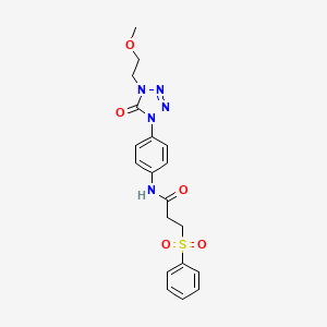 3-(benzenesulfonyl)-N-{4-[4-(2-methoxyethyl)-5-oxo-4,5-dihydro-1H-1,2,3,4-tetrazol-1-yl]phenyl}propanamide