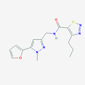 molecular formula C15H17N5O2S B6505460 N-{[5-(furan-2-yl)-1-methyl-1H-pyrazol-3-yl]methyl}-4-propyl-1,2,3-thiadiazole-5-carboxamide CAS No. 1421512-78-8