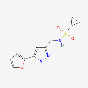 molecular formula C12H15N3O3S B6505461 N-{[5-(furan-2-yl)-1-methyl-1H-pyrazol-3-yl]methyl}cyclopropanesulfonamide CAS No. 1421525-96-3