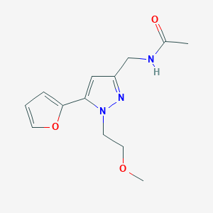 molecular formula C13H17N3O3 B6505464 N-{[5-(furan-2-yl)-1-(2-methoxyethyl)-1H-pyrazol-3-yl]methyl}acetamide CAS No. 1421449-55-9